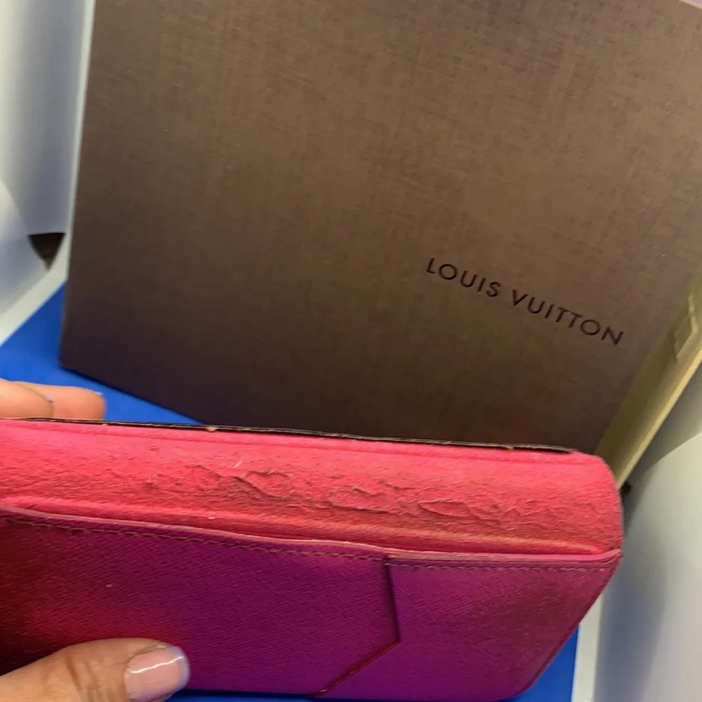 Louis Vuitton monogram iPhone‎ case pink interior 1/5